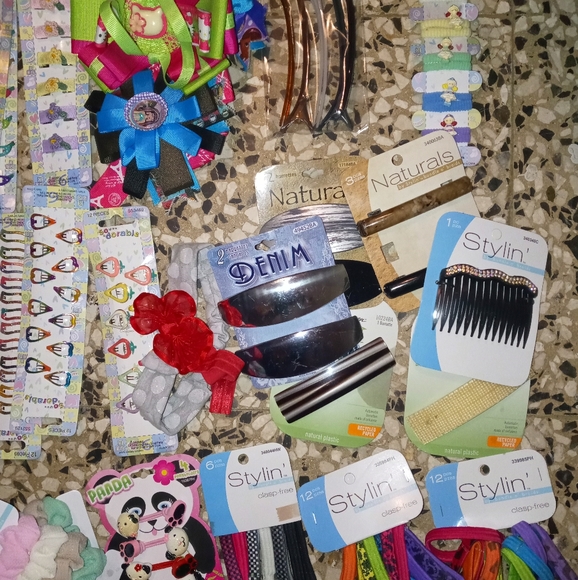 4 piece Hair accessories - Picture 3 of 6